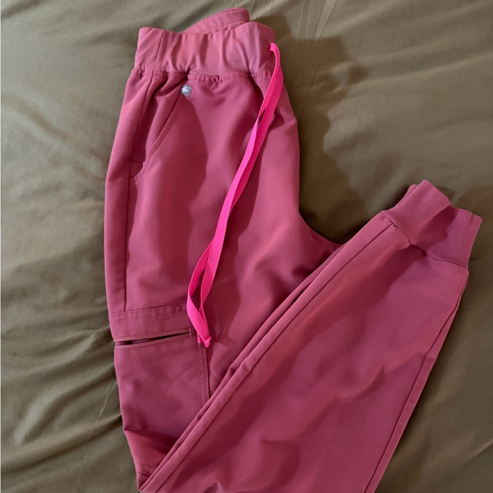 Figs pink jogger pants small high rise